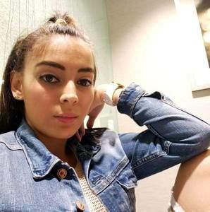 Meet your Posher, Lina